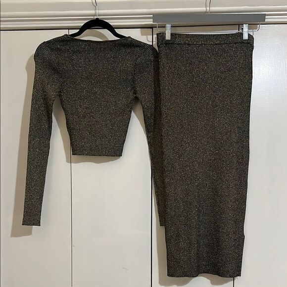 Zara Women’s Black and Gold Knit Sweater and Skirt Set - Picture 7 of 8